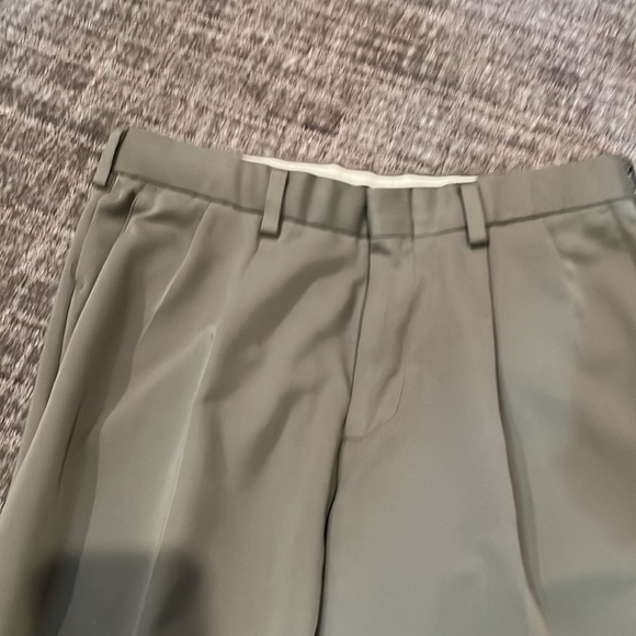 Dockers Golf Mens 30 X 30 Pleated Pants - Picture 5 of 6